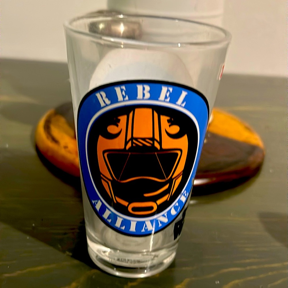 10oz. STAR WARS REBEL ALLIANCE HOTH SYSTEM ECHO BASE ROGUE LEADER GLASS